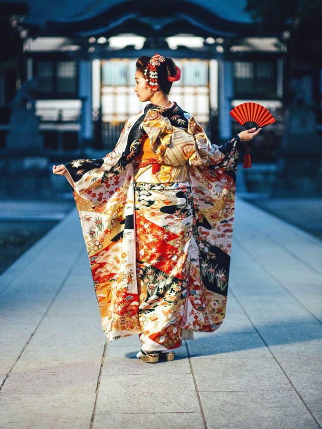 What is so attractive about kimono that it makes it unique?